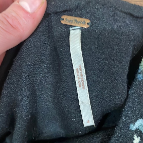 Free People - flowy shorts - Picture 3 of 3